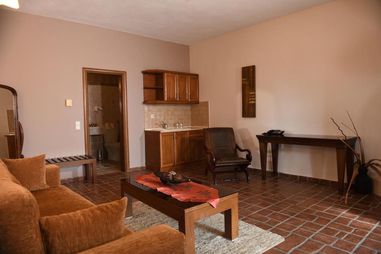 Hotel Epavlis Káto Poróïa エクステリア 写真