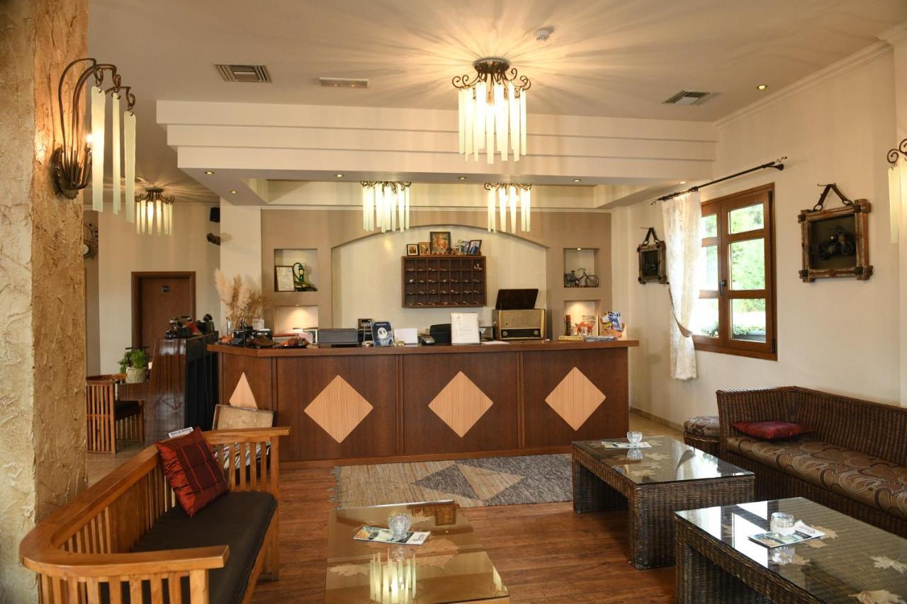 Hotel Epavlis Káto Poróïa エクステリア 写真